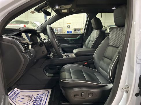 New 2026 GMC Acadia Denali w/ Super Cruise Package AWD/4WD image 22
