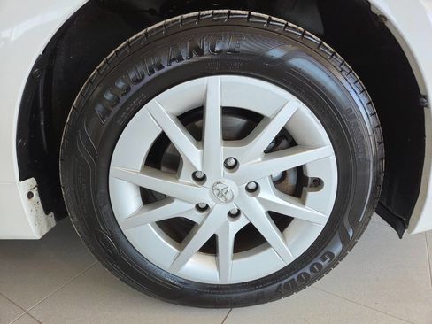 Used 2012 Toyota Prius V Two image 9