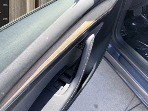 Used 2023 Tesla Model 3 Standard Range image 23