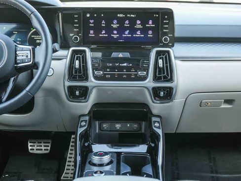 Certified 2024 Kia Sorento SX Prestige AWD/4WD image 13