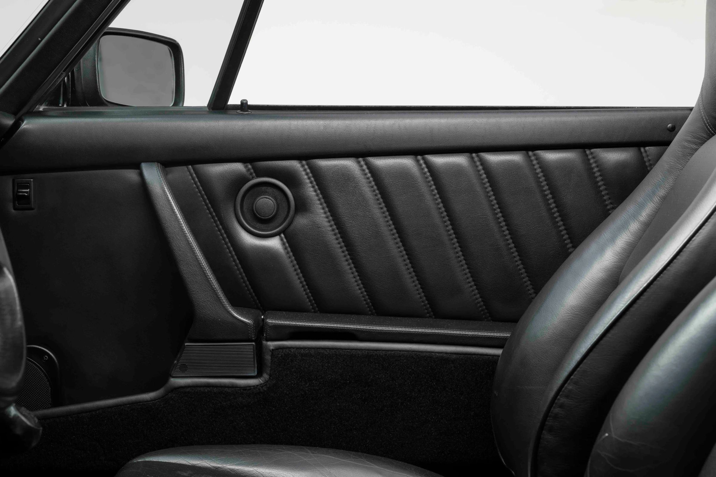 Used 1987 Porsche 911 Carrera RWD image 19