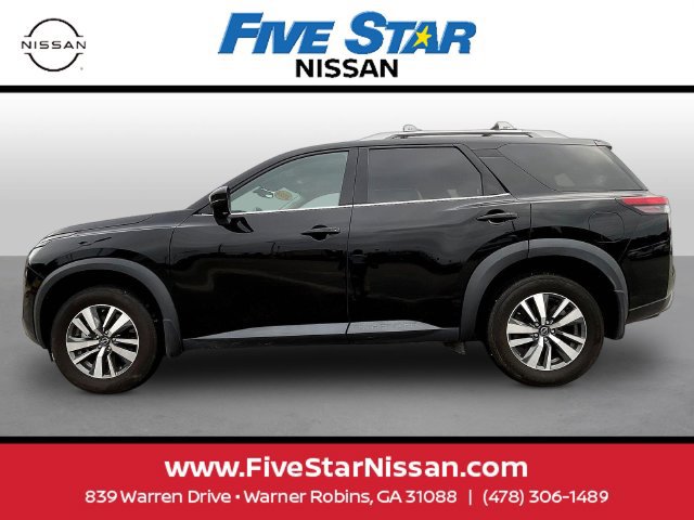 Used 2024 Nissan Pathfinder SL FWD image 4