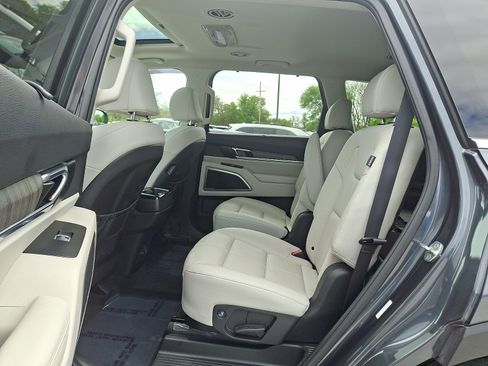 Certified 2023 Kia Telluride EX w/ EX Captain's Chair Package AWD/4WD image 10