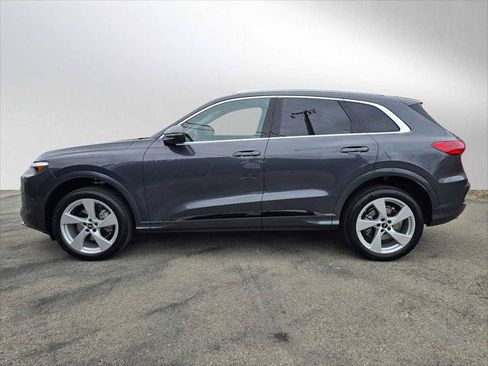 Certified 2025 Audi Q5 Premium Plus w/ Premium Plus AWD/4WD image 6