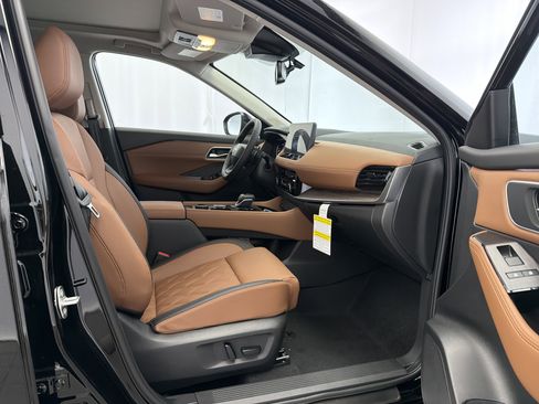 New 2026 Nissan Rogue Platinum AWD/4WD image 11