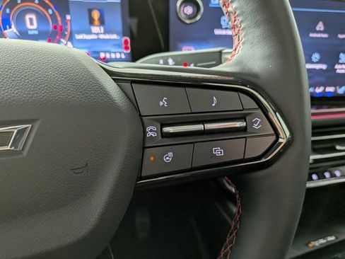 Used 2024 Chevrolet Traverse RS image 7