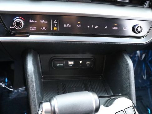 Used 2023 Kia Sportage EX FWD image 21