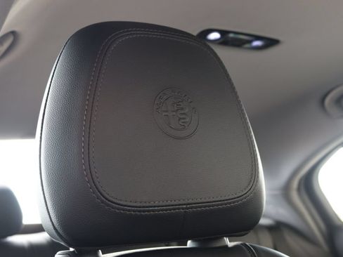 Used 2019 Alfa Romeo Giulia Ti AWD/4WD image 39
