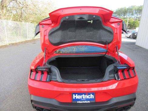 Used 2025 Ford Mustang Dark Horse image 21