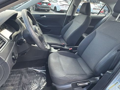 Used 2012 Volkswagen Jetta 2.0L S image 11