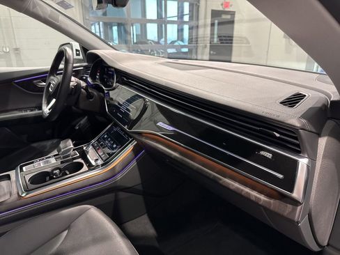 Used 2023 Audi Q8 Premium Plus w/ Premium Plus Package image 38
