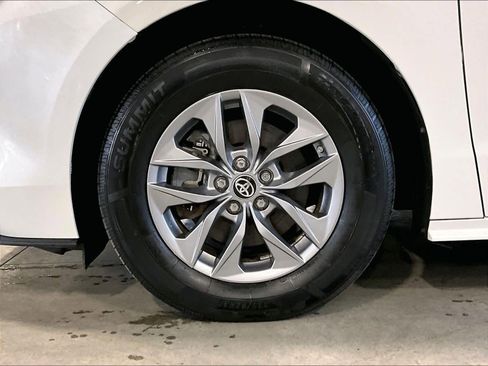 Used 2021 Toyota Sienna XLE w/ XLE Plus Package AWD/4WD image 7