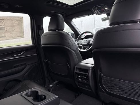 New 2026 Jeep Grand Cherokee Laredo image 25
