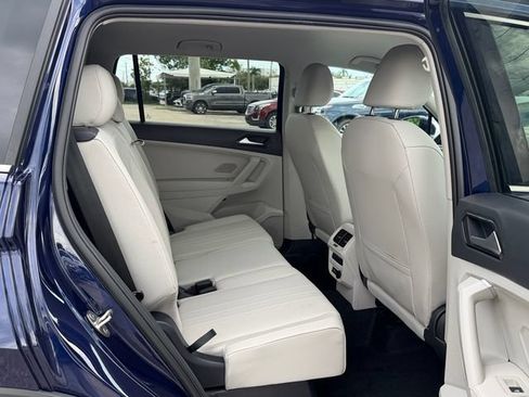 Certified 2024 Volkswagen Tiguan SE FWD image 16