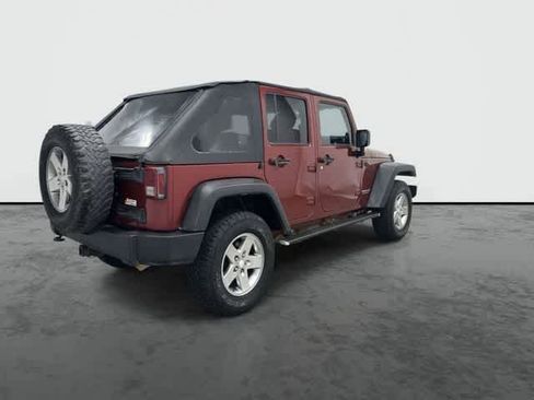 Used 2011 Jeep Wrangler Unlimited Rubicon w/ Connectivity Group AWD/4WD image 4