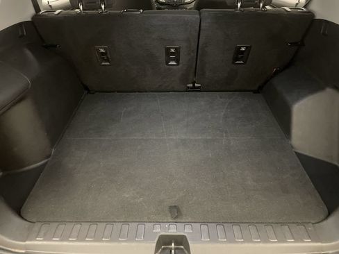 Used 2019 GMC Terrain SLE w/ LPO, Floor Liner Package AWD/4WD image 18