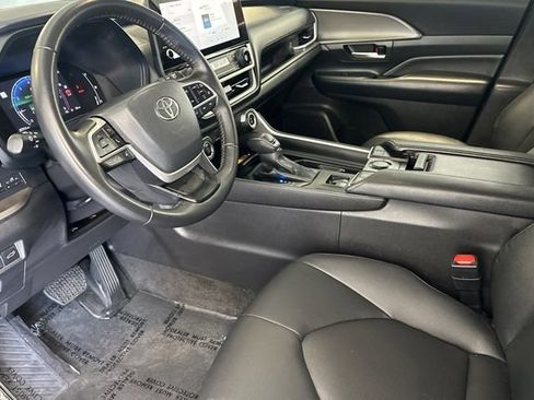 Certified 2025 Toyota Grand Highlander FWD image 12
