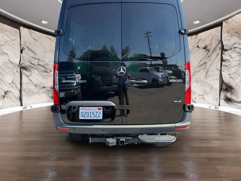 Used 2019 Mercedes-Benz Sprinter 2500 image 7
