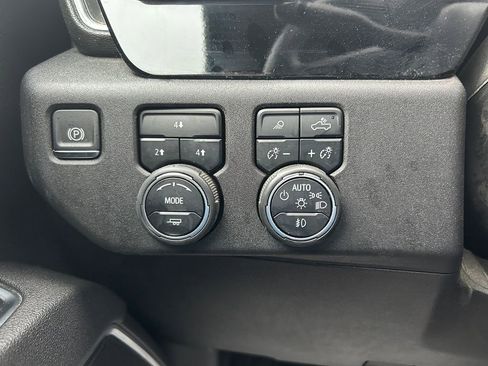 Used 2025 Chevrolet Silverado 2500 LT w/ Safety Package image 21