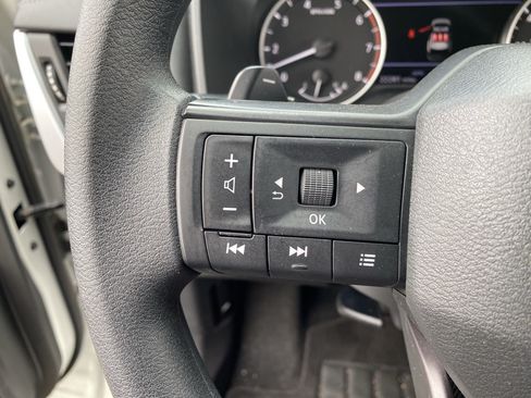 Used 2025 Nissan Rogue S AWD/4WD image 27
