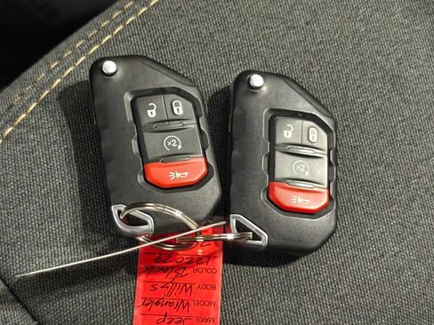 Used 2024 Jeep Wrangler Unlimited AWD/4WD image 14