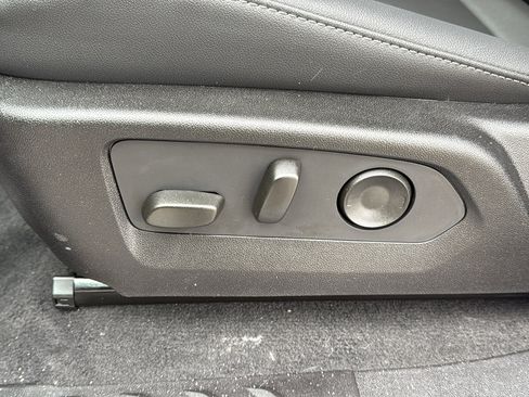 New 2026 GMC Canyon Elevation w/ Convenience Package image 9