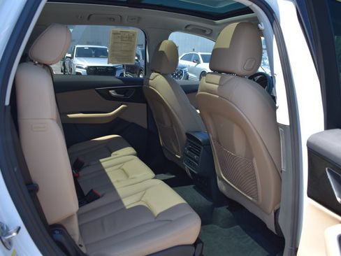 Used 2023 Audi Q7 3.0T Premium AWD/4WD image 25