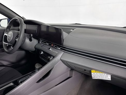 Used 2023 Hyundai Elantra SEL w/ Convenience Package FWD image 49