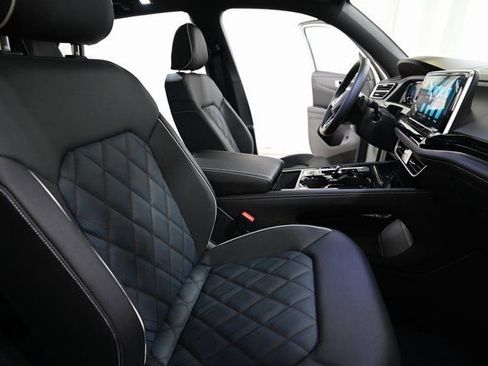 New 2026 Volkswagen Atlas Cross Sport SEL Premium R-Line AWD/4WD image 28