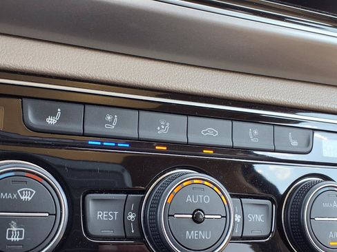Used 2019 Volkswagen Atlas SEL Premium AWD/4WD image 9