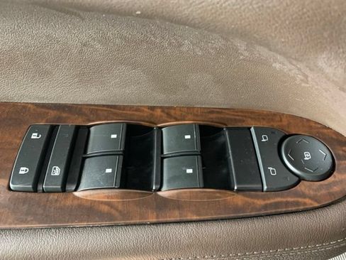 Used 2017 Buick Enclave Leather AWD/4WD image 34