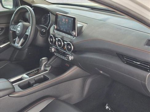 Used 2022 Nissan Sentra SR w/ SR Premium Package image 21