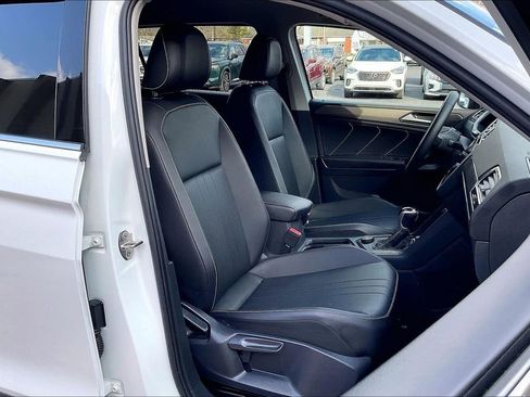 Used 2022 Volkswagen Tiguan SE image 7