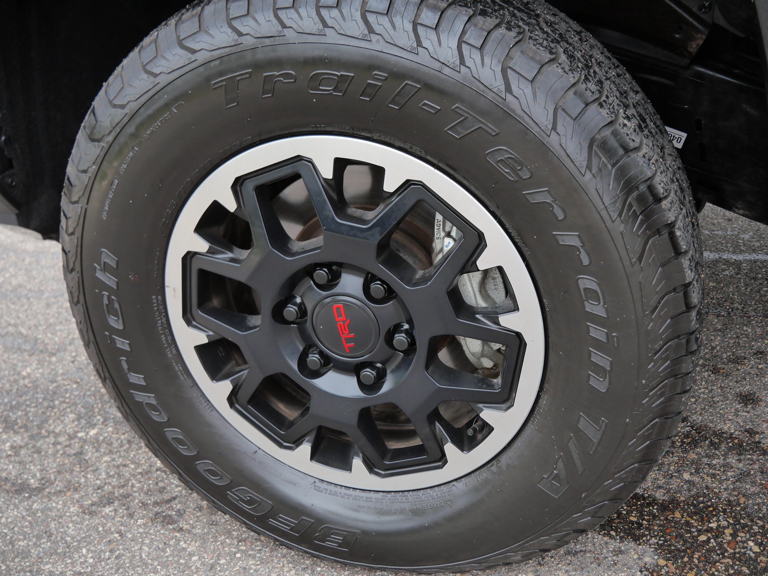 Used 2024 Toyota Tacoma TRD Off-Road w/ TRD Off Road Upgrade Package AWD/4WD image 16