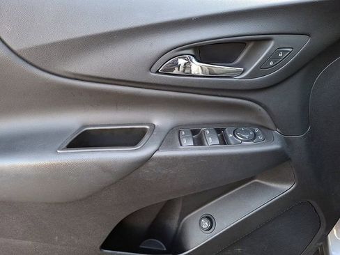 Used 2024 Chevrolet Equinox LT FWD image 13