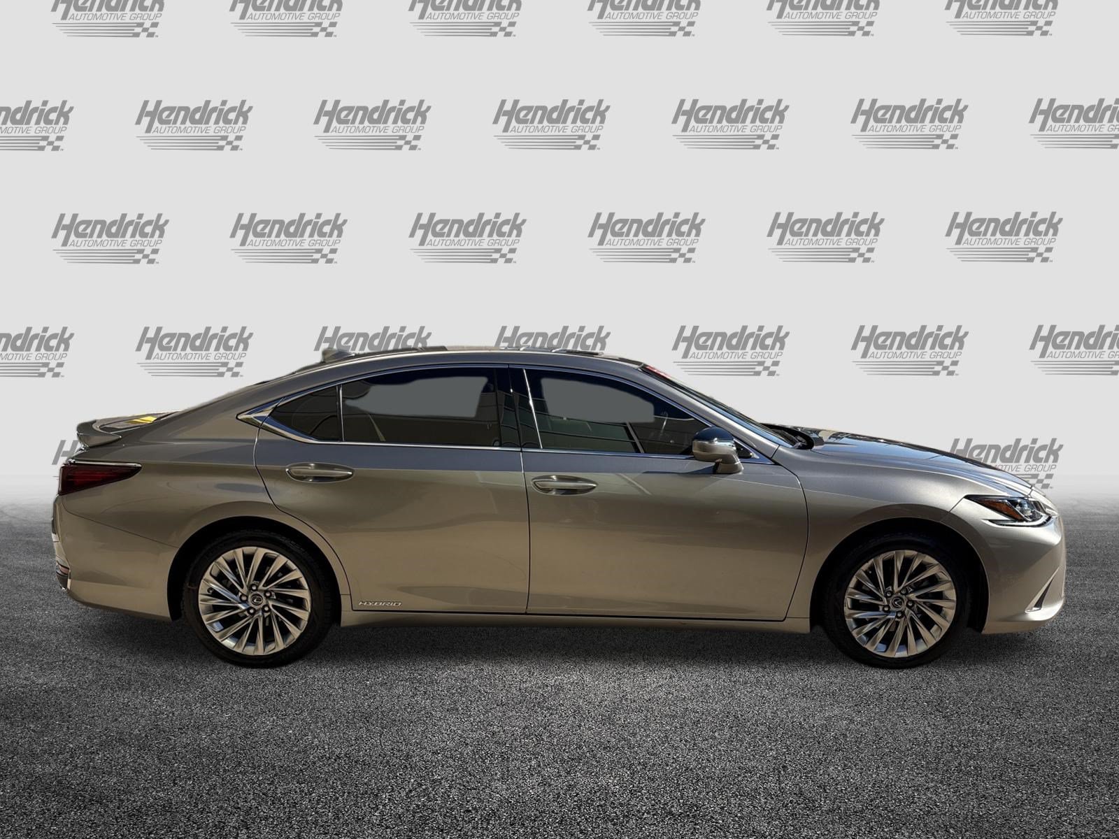 Used 2021 Lexus ES 300h w/ Accessory Package 2 FWD image 11