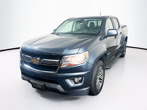 Used 2019 Chevrolet Colorado LT w/ LPO, Premium Interior Package AWD/4WD image 3
