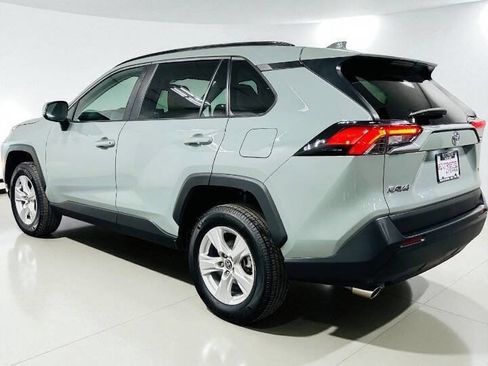 Used 2021 Toyota RAV4 XLE w/ Carpet Mat Package (TMS) FWD image 4