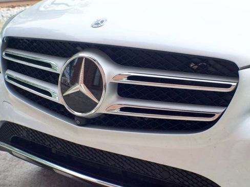 Used 2019 Mercedes-Benz GLC 300 4MATIC image 10