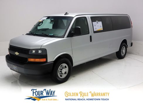 Used 2018 Chevrolet Express 3500 LS RWD image 8