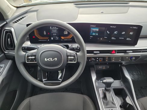 Certified 2024 Kia Sorento LX FWD image 18