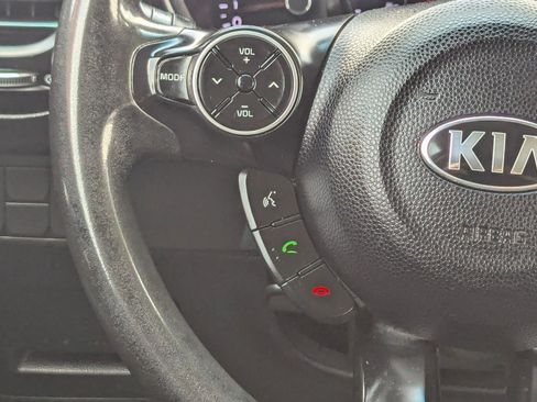 Used 2019 Kia Soul FWD image 16