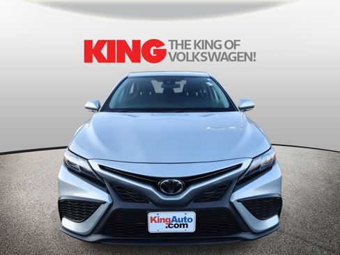 Used 2024 Toyota Camry SE image 9