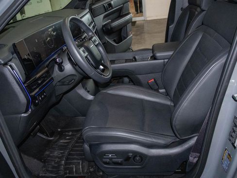 Used 2025 Hyundai Santa Fe Calligraphy FWD image 8