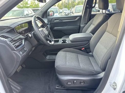 Used 2025 GMC Acadia Elevation FWD image 19