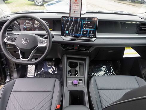 New 2026 Volkswagen Tiguan SE image 25