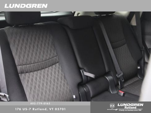 Used 2018 Nissan Rogue SV AWD/4WD image 26