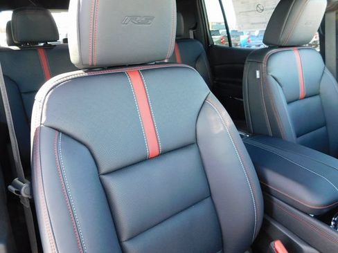 New 2026 Chevrolet Traverse RS w/ LPO, Floor Liner Package FWD image 21