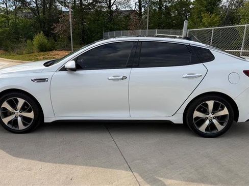 Used 2019 Kia Optima S w/ S Panoramic Sunroof Package FWD image 2