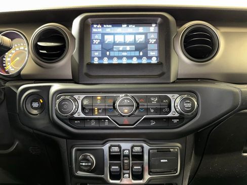 Used 2018 Jeep Wrangler Unlimited Sport S image 24